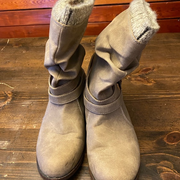 Womens low calf boots - Picture 3 of 3